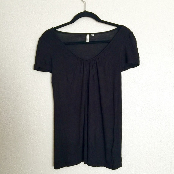 Flowy Frenchi v-neck top.
