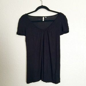 Flowy Frenchi v-neck top.