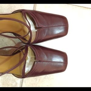 BCBG deep wine tailored heels 7B/ 37