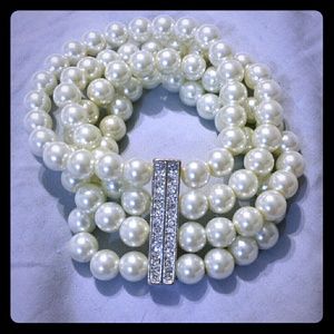 Cute pearl and faux diamond bracelet