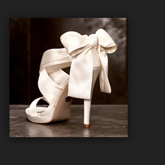 Vera Wang White Wedding Sandals