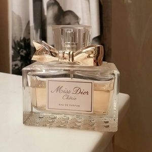 Miss Dior Cherie perfume