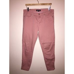 Ankle pants with zipper