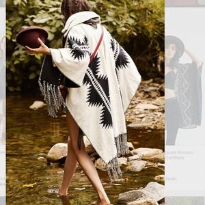 Pendleton X UO Reversible Open Poncho