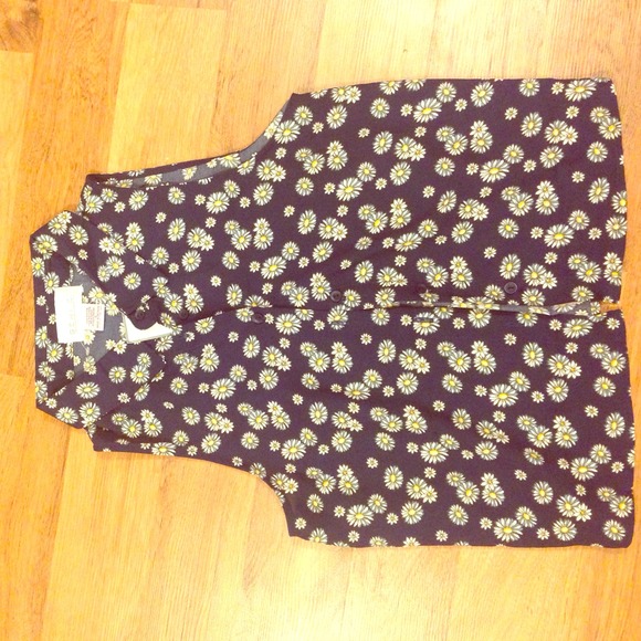 flower sleeve-less button up
