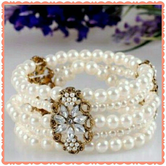 Jewelry - SOLD in Lucky Mommy's bundle of 9!   Vintage style