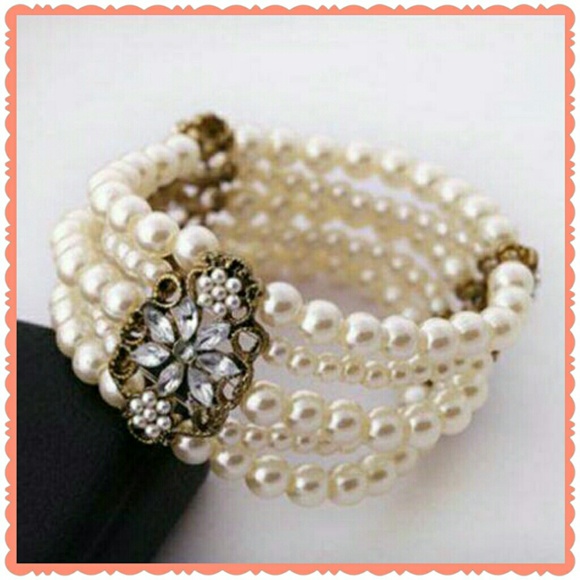 SOLD in Lucky Mommy's bundle of 9!   Vintage style - Picture 2 of 4