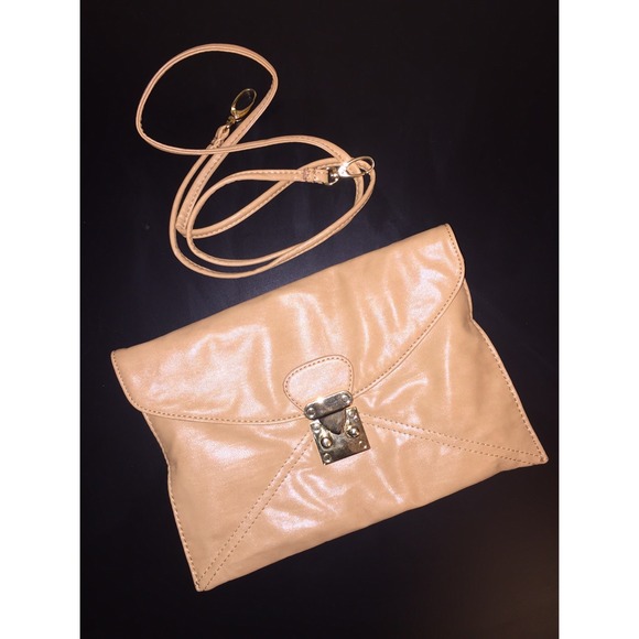 BLOWOUT🎉Purse - Picture 2 of 3