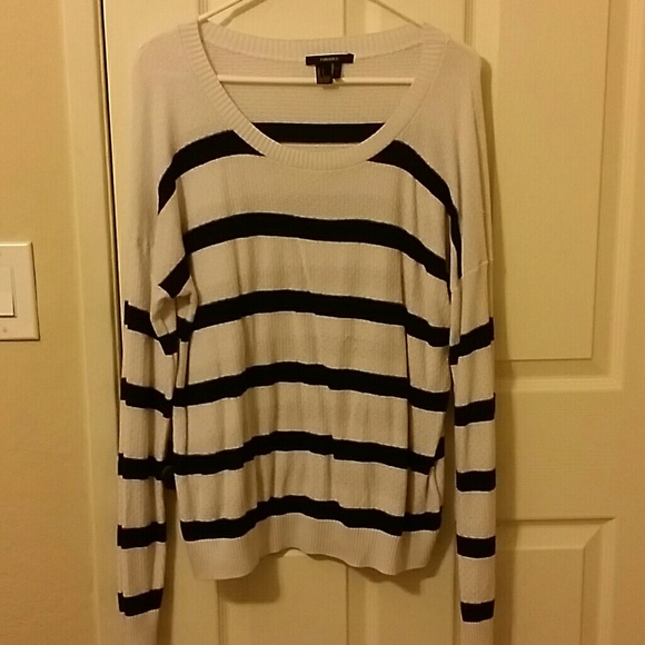 Long sleeve knit shirt
