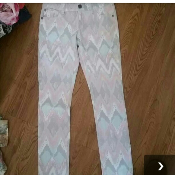 Size 0 chevron skinny jeans
