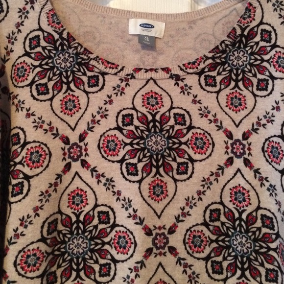 Old Navy Cotton Design Sweater - Picture 2 of 2