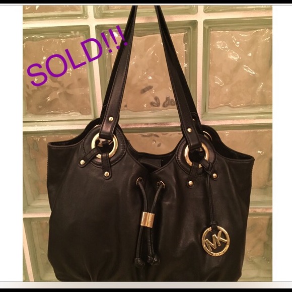 SOLD!!! AUTHENTIC MICHAEL KORS BLACK LEATHER TOTE