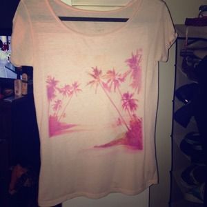 American Eagle feather light shirt