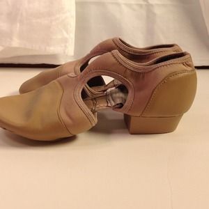 Carmel Dance Pendinis