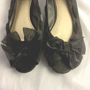 Black open-toe Flats