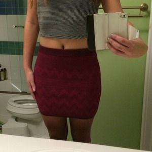 Maroon knit skirt