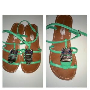 Owl sandals !