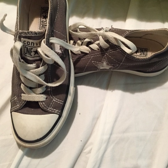 Converse tennis shoes