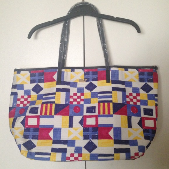 Vineyard Vines Reversible Tote - Picture 2 of 4