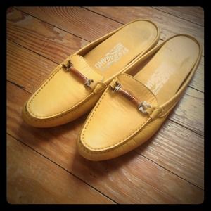✨Ferragamo Yellow Slip On Loafer!✨
