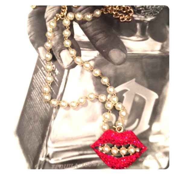 Lips of Pearl