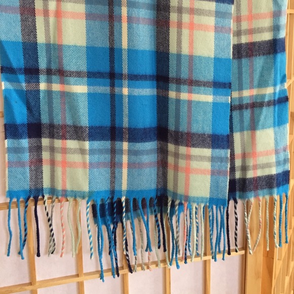 Blue plaid design scarf