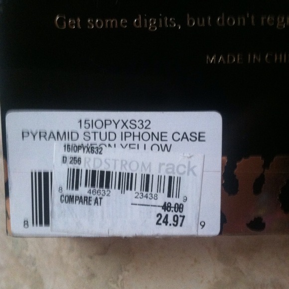 Rebecca Minkoff iPhone 4/4s case - Picture 3 of 3