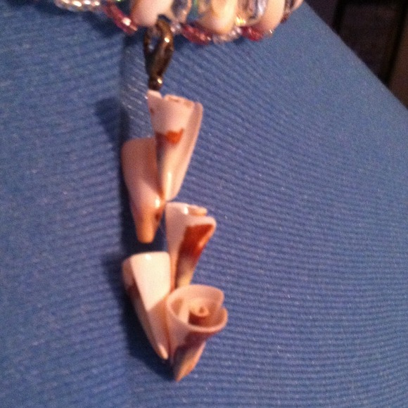 Shell necklace - Picture 2 of 4