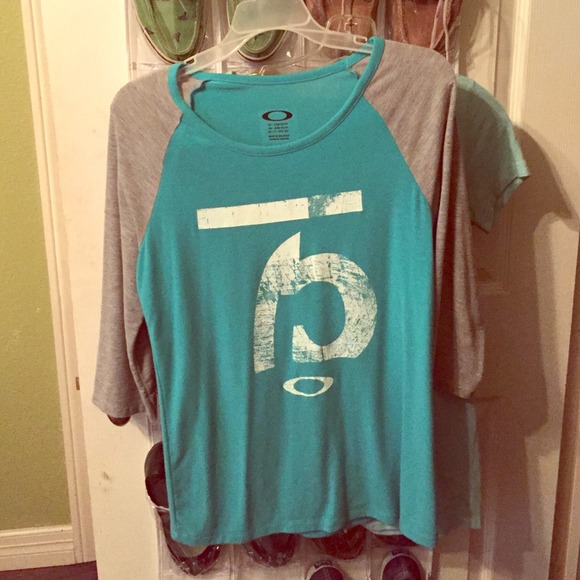 Oakley 3/4 sleeve shirt