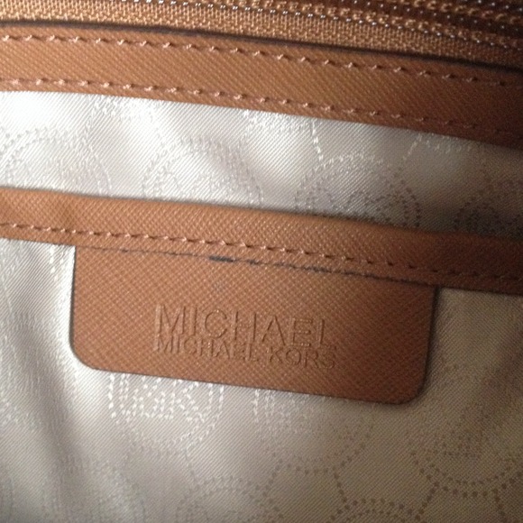 Authentic purple Michael kors kempton nylon tote - Picture 3 of 4