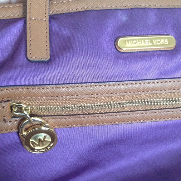 Authentic purple Michael kors kempton nylon tote - Picture 4 of 4