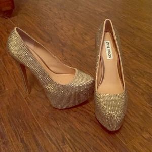 Steve Madden pumps