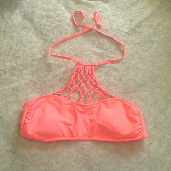 Detailed bandeau swim top
