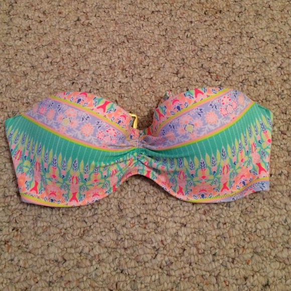 Adorable Victorias Secret Bandeau Swim Top