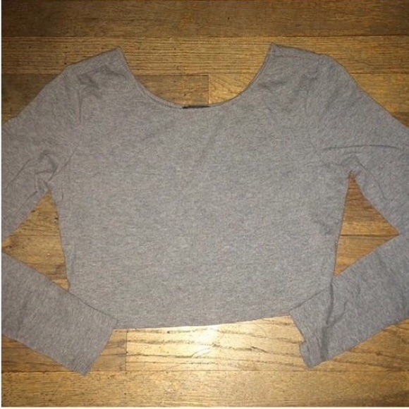 Grey long sleeve crop top