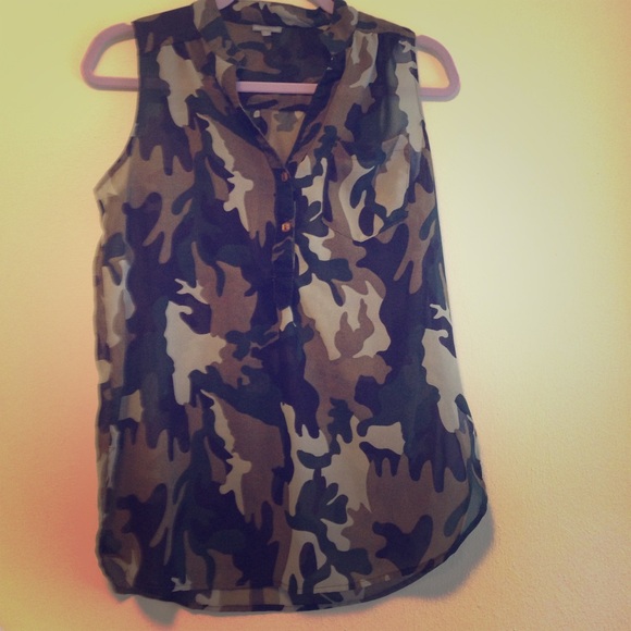 Charlotte Russe Tops - Charlotte Russe camo top