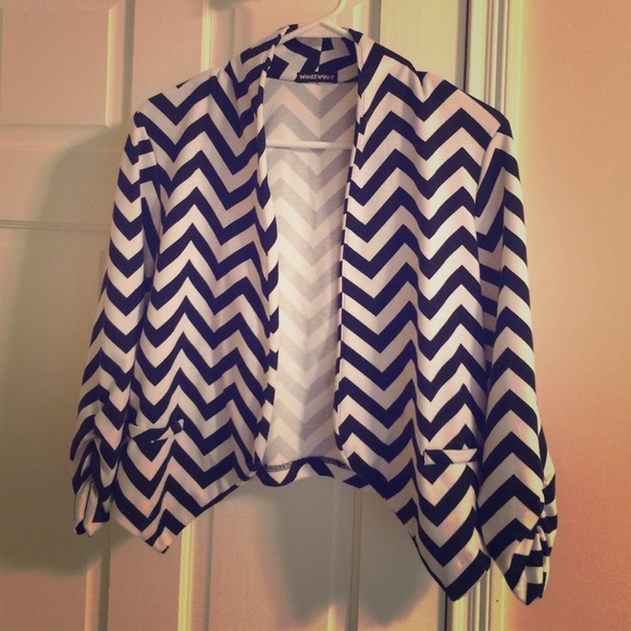 Adorable chevron black&white blazer!