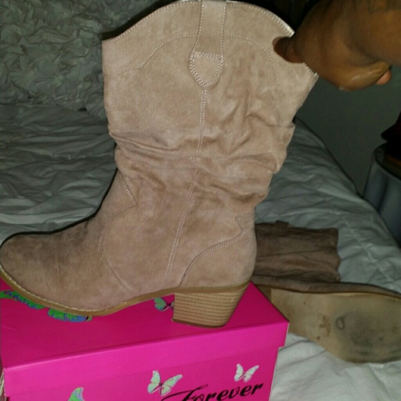 Cowgirl boots Worn once
