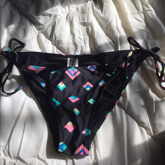 O'neill full bikini - Picture 4 of 4