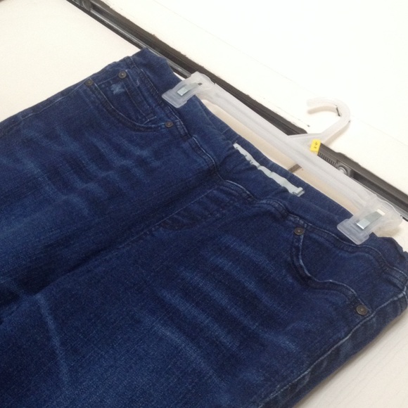 Jeans - Picture 2 of 5