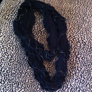 Steve Madden Black & silver infinity scarf