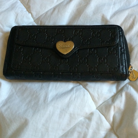 Wallet Clutches & Wallets - Gucci signature checkbook wallet
