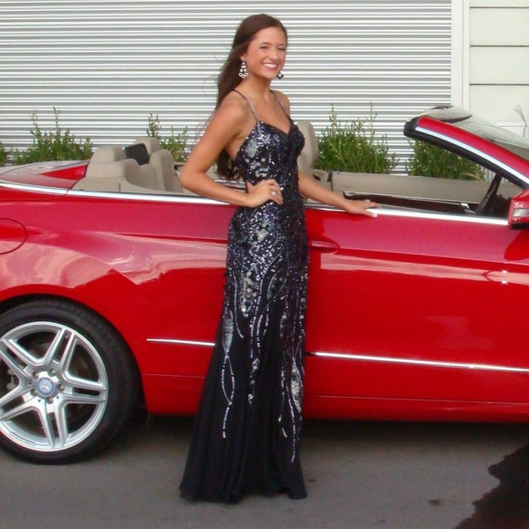 Faviana 2 dress