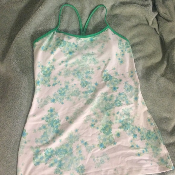 Lululemon power y tank size 8