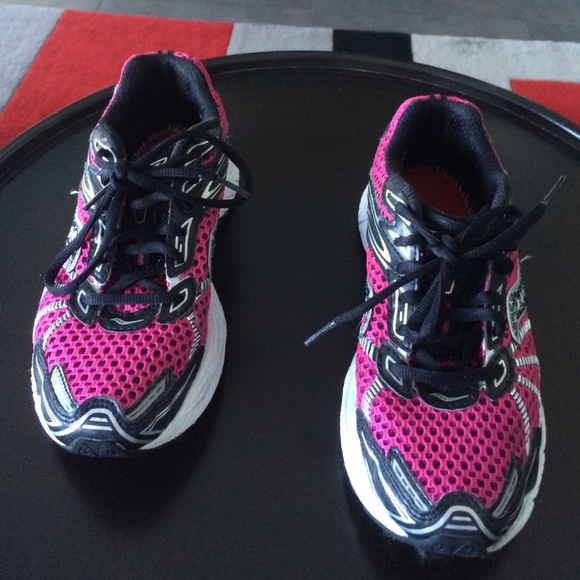 saucony cross trainer