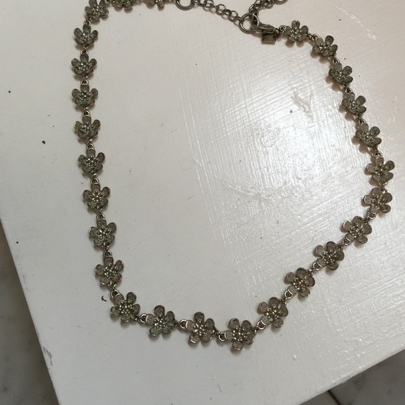 Delicate flower polished silver necklace
