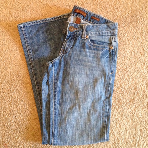 Aeropostale skinny flare jeans size 1/2 short✨