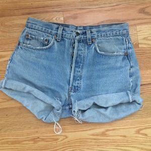 Levi cutoff high wasted shorts