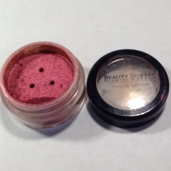 Burgundy mineral eye shadow.SOLD!!!!