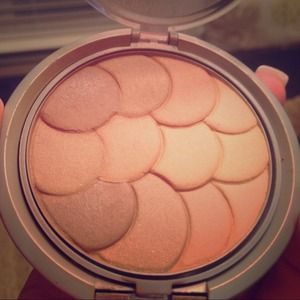 Bronzer